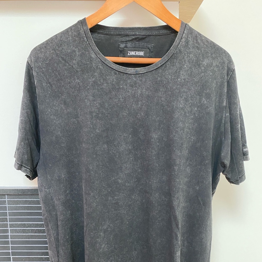 Men’s large long tee from zanerobe, washed black